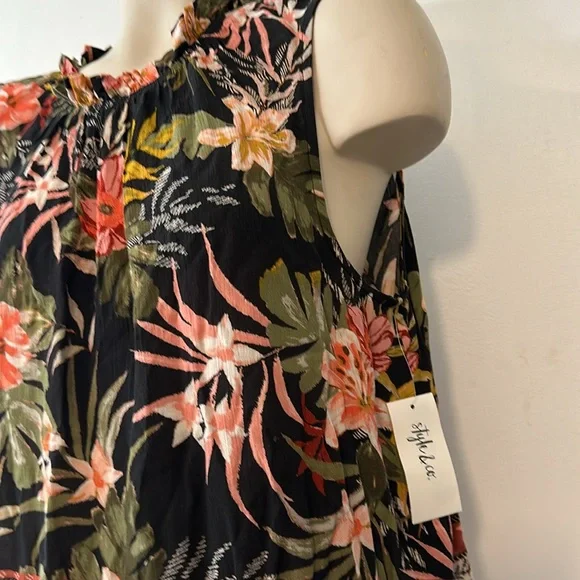 Bohemian blouse XL Style Co. tassel bottom NwT - Picture 3 of 5